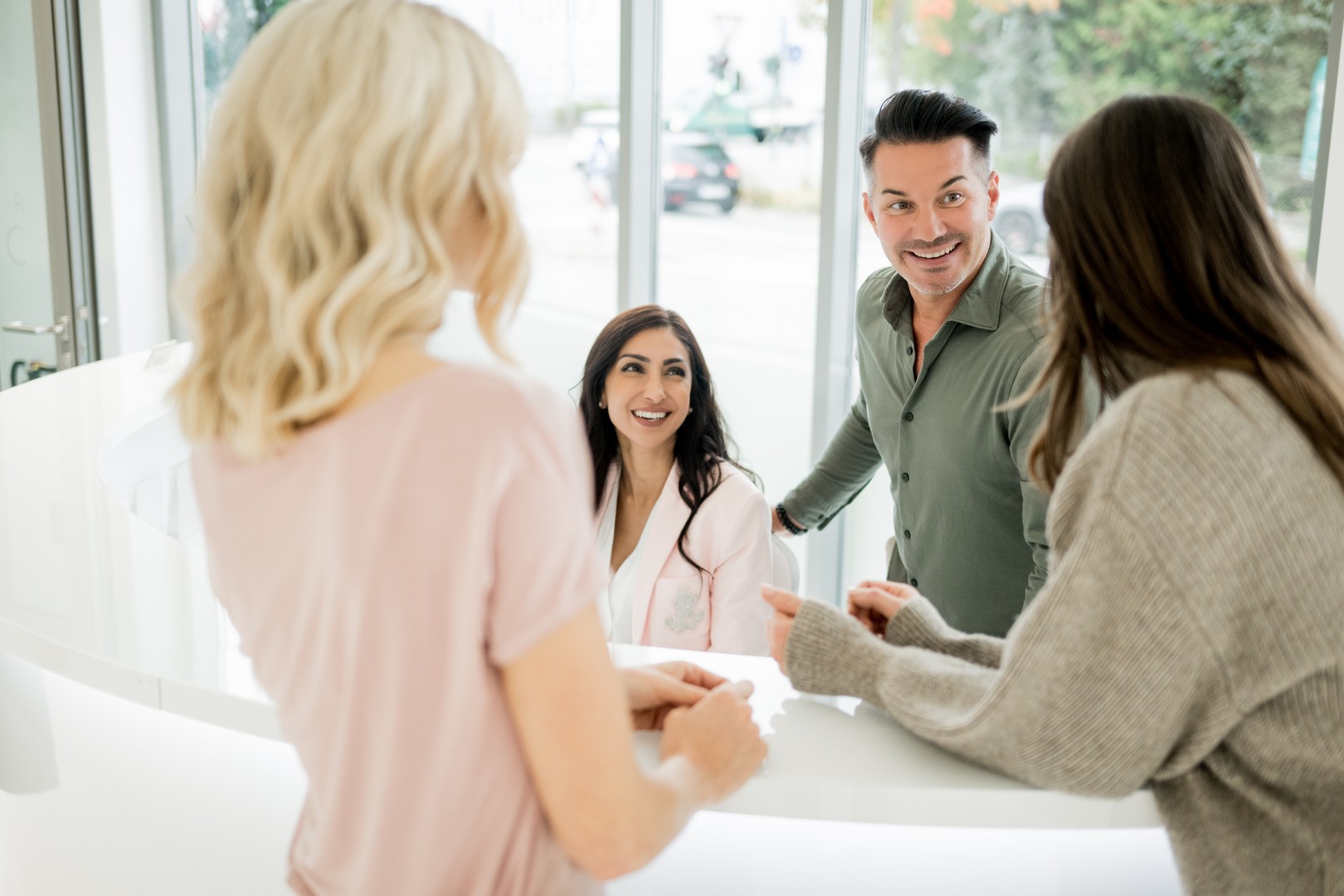 Harald Berger Praxis Team Laserbehandlung Botox Lippenunterspritzung